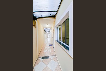 Casa à venda com 102m², 2 quartos e 2 vagas Casa à venda com 102m², 2 quartos e 2 vagasCorredor Lateral