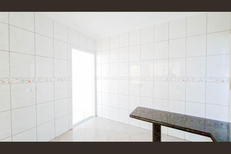 Casa à venda com 102m², 2 quartos e 2 vagas Casa à venda com 102m², 2 quartos e 2 vagasCozinha