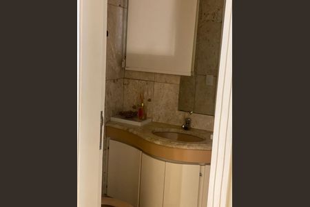 Apartamento para alugar com 170m², 4 quartos e 2 vagas Apartamento para alugar com 170m², 4 quartos e 2 vagasBanheiro