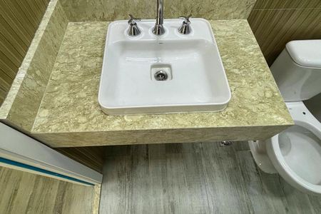 Apartamento à venda com 61m², 2 quartos e 1 vagaSuíte - Banheiro 
