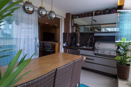 Apartamento à venda com 126m², 4 quartos e 3 vagasVaranda gourmet