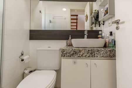 Casa de condomínio à venda com 94m², 3 quartos e 2 vagasBanheiro da Suíte