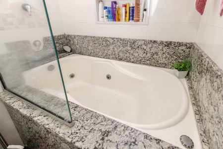 Casa de condomínio à venda com 94m², 3 quartos e 2 vagasBanheiro da Suíte