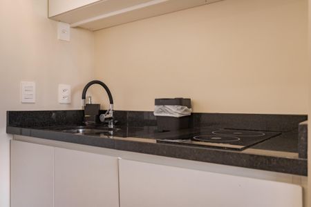 Cozinha de kitnet/studio para alugar com 1 quarto, 25m² em Boa Vista, Porto Alegre