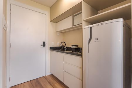 Cozinha de kitnet/studio para alugar com 1 quarto, 25m² em Boa Vista, Porto Alegre