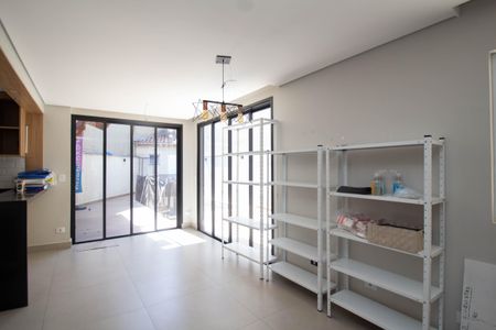 Casa à venda com 220m², 3 quartos e 5 vagas Casa à venda com 220m², 3 quartos e 5 vagasSala de Jantar