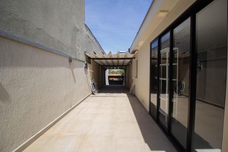 Casa à venda com 220m², 3 quartos e 5 vagas Casa à venda com 220m², 3 quartos e 5 vagasQuintal