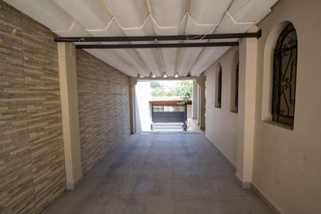 Casa à venda com 220m², 3 quartos e 5 vagas Casa à venda com 220m², 3 quartos e 5 vagasGaragem