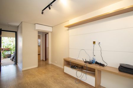 Casa à venda com 220m², 3 quartos e 5 vagas Casa à venda com 220m², 3 quartos e 5 vagasSala