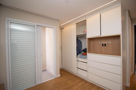 Casa à venda com 220m², 3 quartos e 5 vagas Casa à venda com 220m², 3 quartos e 5 vagasQuarto 3 - Suíte 2
