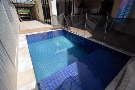 Casa à venda com 220m², 3 quartos e 5 vagasPiscina