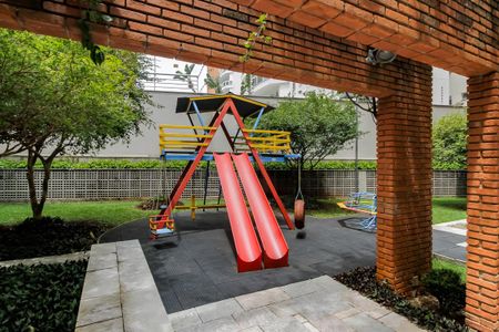 Apartamento para alugar com 185m², 5 quartos e 3 vagas Apartamento para alugar com 185m², 5 quartos e 3 vagasÁrea comum - Playground