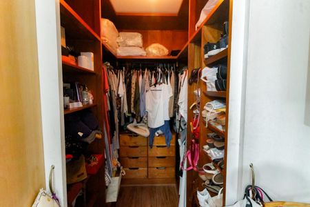 Apartamento para alugar com 185m², 5 quartos e 3 vagas Apartamento para alugar com 185m², 5 quartos e 3 vagasCloset da suíte 3