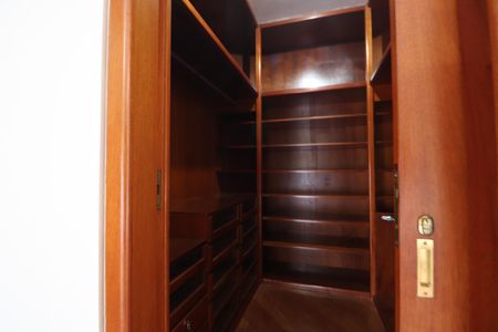 Apartamento para alugar com 300m², 3 quartos e 2 vagasQuarto 2 - Suíte