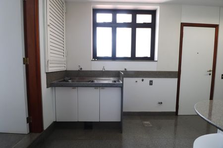 Apartamento para alugar com 300m², 3 quartos e 2 vagasÁrea de Serviço