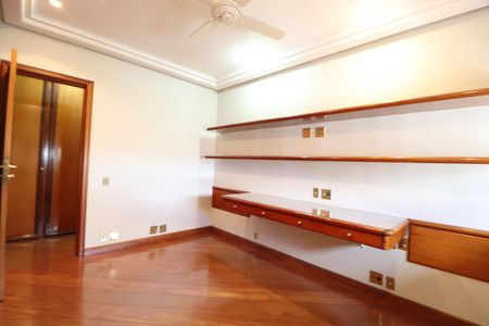 Apartamento para alugar com 300m², 3 quartos e 2 vagasQuarto 3 - Suíte