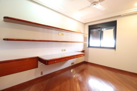 Apartamento para alugar com 300m², 3 quartos e 2 vagasQuarto 3 - Suíte