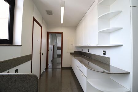 Apartamento para alugar com 300m², 3 quartos e 2 vagasÁrea de Serviço