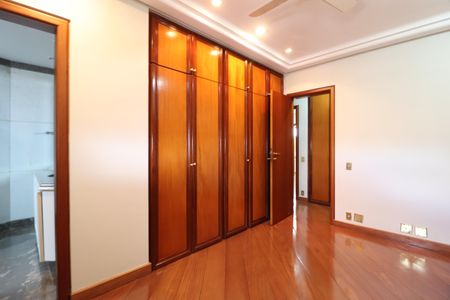 Apartamento para alugar com 300m², 3 quartos e 2 vagasQuarto 3 - Suíte