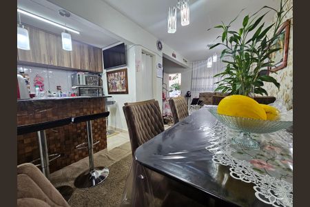 Casa de condomínio à venda com 127m², 3 quartos e 2 vagasSala