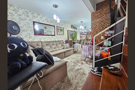 Casa de condomínio à venda com 127m², 3 quartos e 2 vagasSala