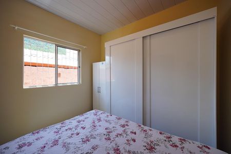Quarto de casa para alugar com 1 quarto, 35m² em Monte Verde, Florianópolis