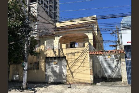 Casa à venda com 271m², 5 quartos e 1 vagaFachada + plaquinha