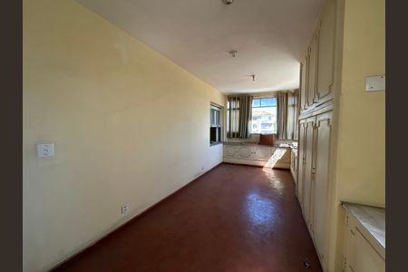 Casa à venda com 271m², 5 quartos e 1 vagaQuarto