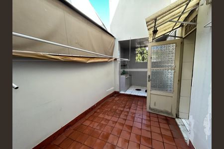 Casa à venda com 271m², 5 quartos e 1 vagaÁrea de Serviço