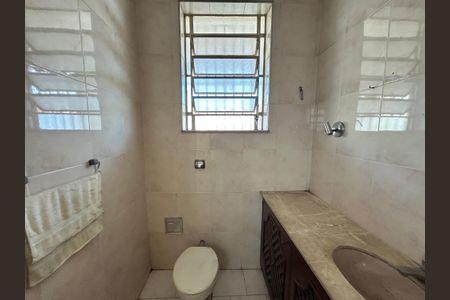 Casa à venda com 271m², 5 quartos e 1 vagaLavabo