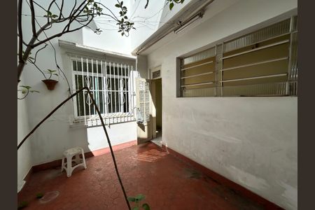 Casa à venda com 271m², 5 quartos e 1 vagaQuintal