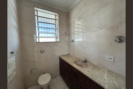 Casa à venda com 271m², 5 quartos e 1 vagaLavabo