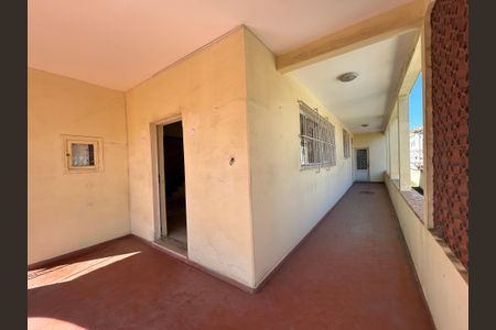 Casa à venda com 271m², 5 quartos e 1 vagaFachada