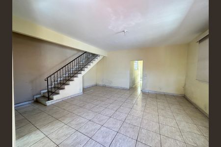 Casa à venda com 271m², 5 quartos e 1 vagaSala