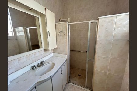 Casa à venda com 271m², 5 quartos e 1 vagaBanheiro da Suíte 2