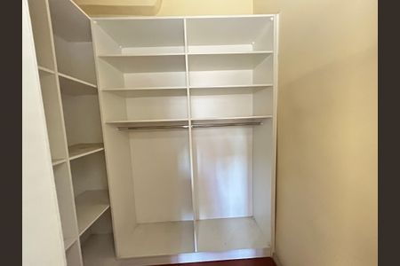 Casa à venda com 271m², 5 quartos e 1 vagaCloset da Suíte 1