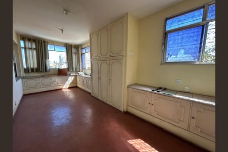 Casa à venda com 271m², 5 quartos e 1 vagaQuarto