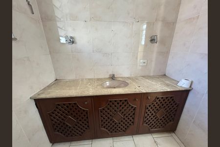 Casa à venda com 271m², 5 quartos e 1 vagaLavabo