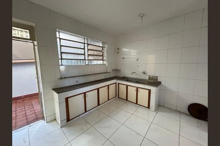 Casa à venda com 271m², 5 quartos e 1 vagaCozinha