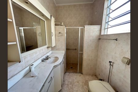 Casa à venda com 271m², 5 quartos e 1 vagaBanheiro da Suíte 2