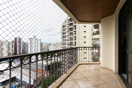 Apartamento à venda com 150m², 4 quartos e 3 vagas Apartamento à venda com 150m², 4 quartos e 3 vagasVaranda da Sala