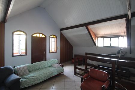 Casa à venda com 360m², 5 quartos e 2 vagasSala de TV