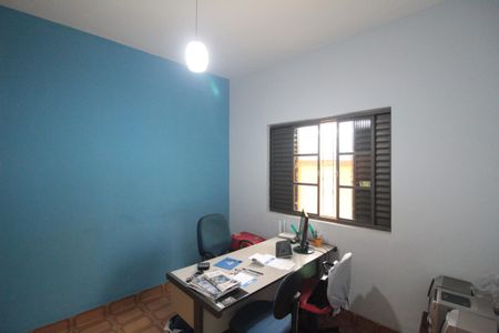 Casa à venda com 360m², 5 quartos e 2 vagasQuarto 4