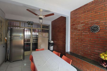 Casa à venda com 360m², 5 quartos e 2 vagasCopa e Área de Serviço