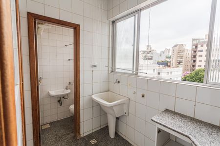Apartamento à venda com 110m², 3 quartos e 2 vagas Apartamento à venda com 110m², 3 quartos e 2 vagasÁrea de Serviço