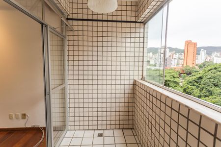 Apartamento à venda com 110m², 3 quartos e 2 vagas Apartamento à venda com 110m², 3 quartos e 2 vagasVaranda da Sala