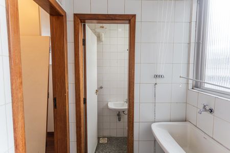 Apartamento à venda com 110m², 3 quartos e 2 vagas Apartamento à venda com 110m², 3 quartos e 2 vagasBanheiro de serviço