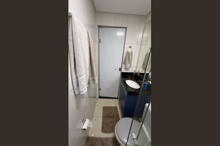 Banheiro de apartamento para alugar com 1 quarto, 38m² em Vila São João, Goiânia
