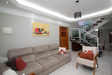 Casa à venda com 135m², 3 quartos e 3 vagasSala