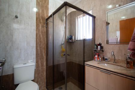 Casa à venda com 135m², 3 quartos e 3 vagasBanheiro da Suíte